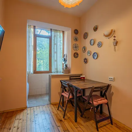 Cozy 1 Bedroom *